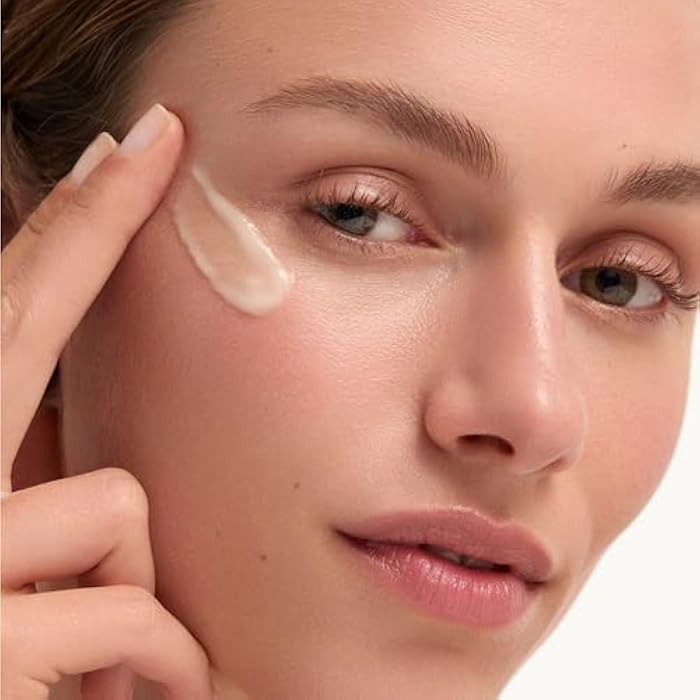 goop Beauty Peptide Serum | Reduces Fine Lines & Wrinkles | Peptides, Ceramides, & Niacinamide | Anti Aging Serum to Improve Firmness & Elasticity | Paraben Free | 1 fl oz - Image 4