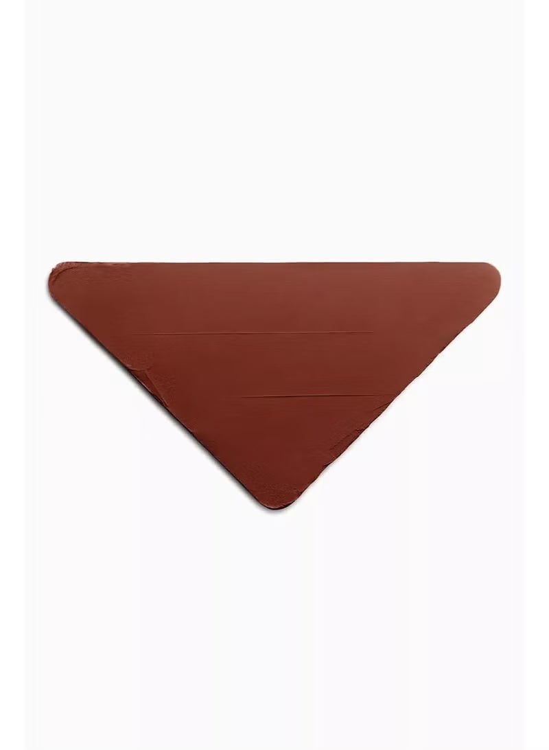 برادا أحمر الشفاه "برادا مونوكروم هايبر مات" (Prada Monochrome Hyper Matte) - درجة B03 Mahogany - 3.9 جم | لون شفاه مطفي - Image 3