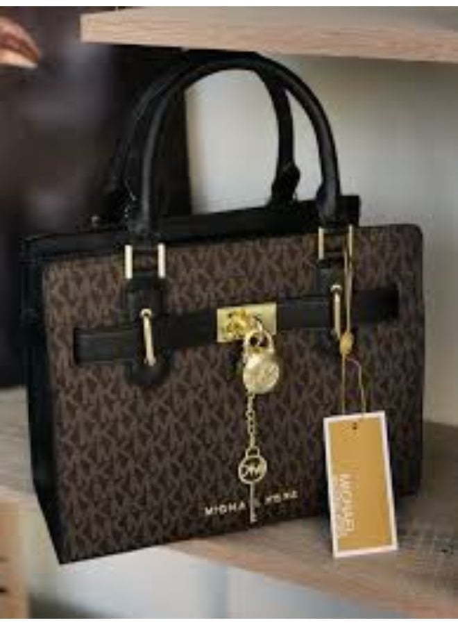 ام كي حقيبة صغيرة من إم كيه هاميلتون (لون القهوة)