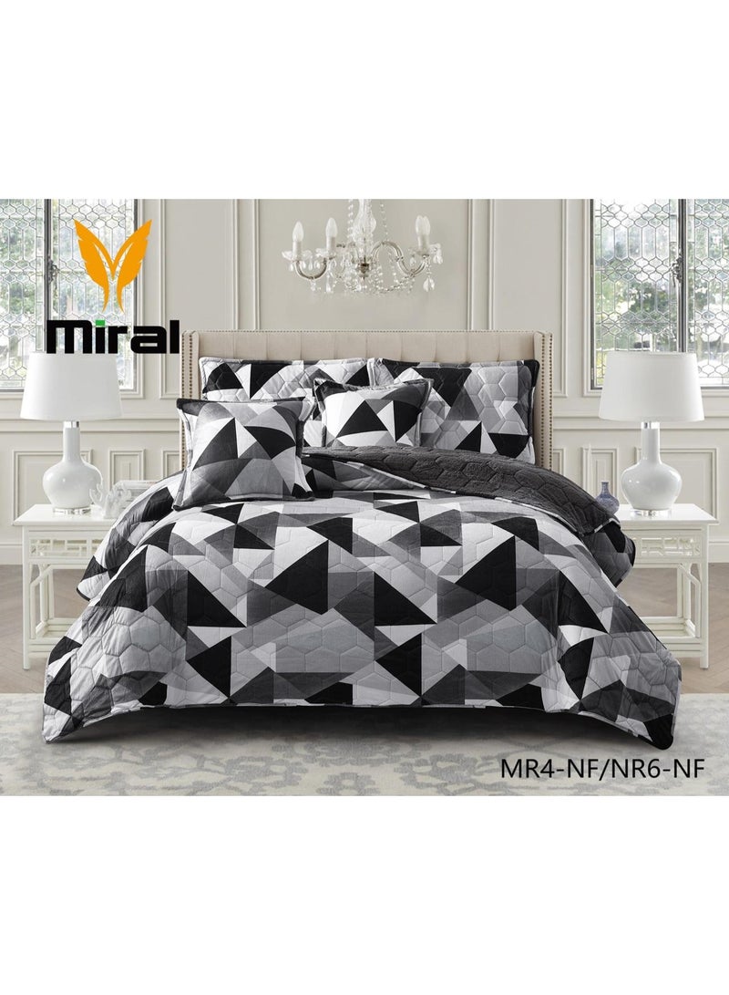 ميرال مفرش شتوي نفر ونص مضغوط، مقاس 160×210 سم | 4 قطع | وجه مشجر ووجه فرو، بتصميم سداسي فاخر - Image 1