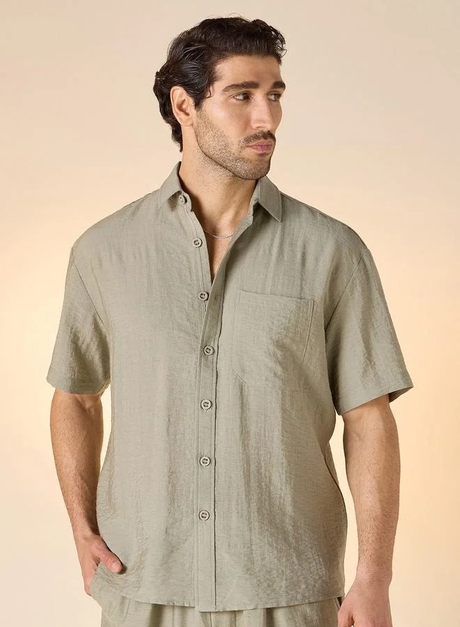 Iconic Iconic Regular Fit Shirt with Short Sleeves and Pocket