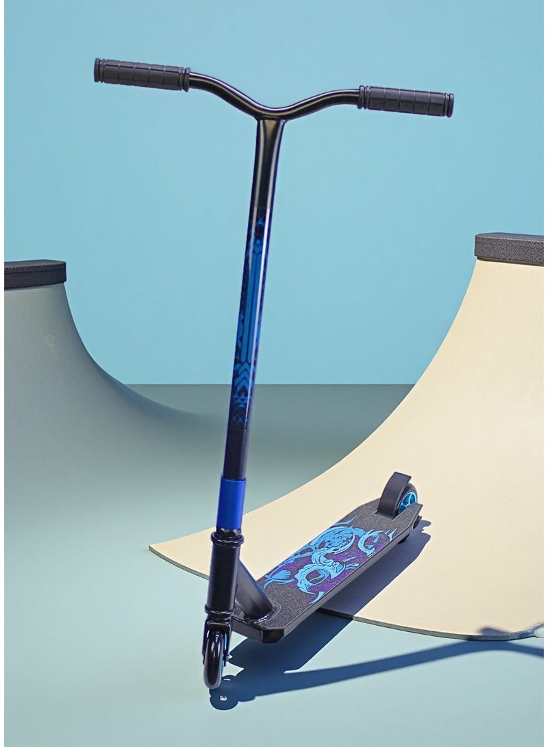 إيزي فيتشور سكوتر EASY FUTURE Pro Stunt للحركات البهلوانية - سكوتر حر بعجلتين بعجلات ألومنيوم 110 مم، وقاعدة شريطية، ومقود عريض على شكل حرف T، وفرامل فولاذية، ودوران خفيف الوزن 360 درجة، مناسب للمبتدئين والمتوسطين - Image 1