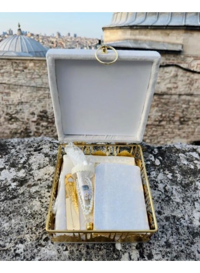 ريبنيو مجموعة هدايا قرآنية أنيقة مع علبة مخملية، مصحف، تسبيح وسجادة صلاة - هدية إسلامية لرمضان، علبة مقاس 20-28 سم، عيد، أو زفاف - أبيض. - Image 2