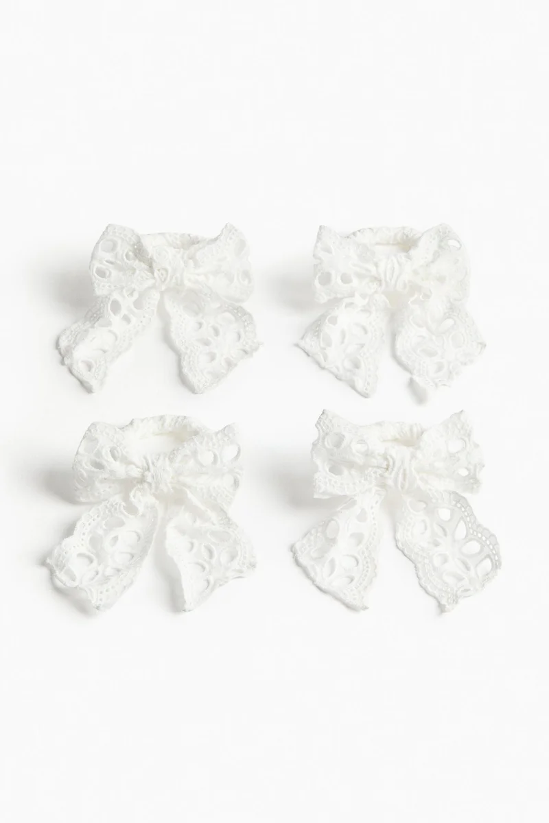 H&M 4-pack broderie anglaise napkin rings