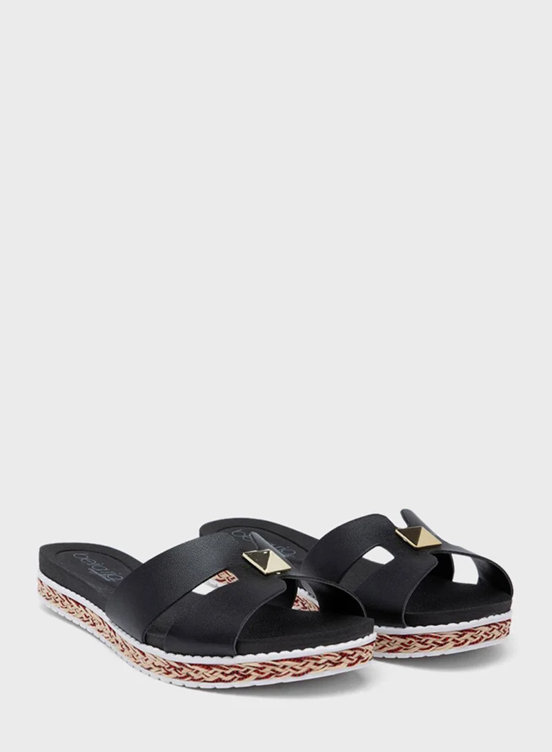 بيرا ريو Gaylonn Flat Sandals