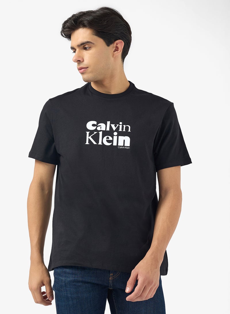 كالفن كلاين تيشيرت قصير بأكمام برسومات شعار - Image 1