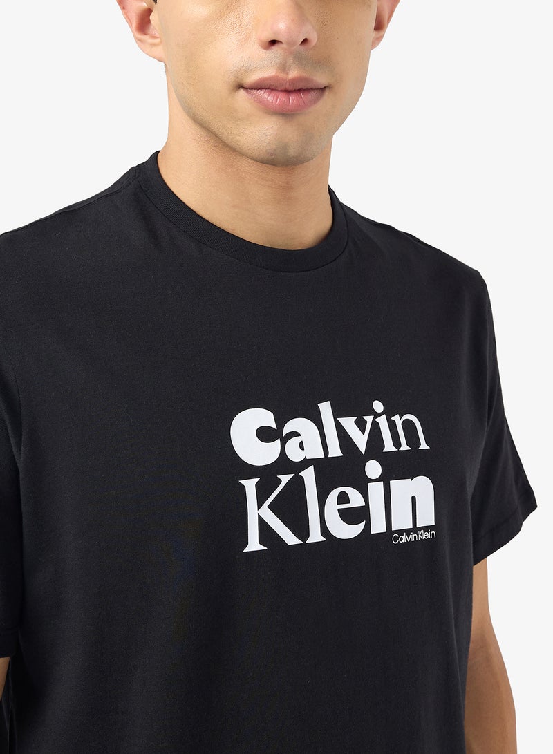 كالفن كلاين تيشيرت قصير بأكمام برسومات شعار - Image 3