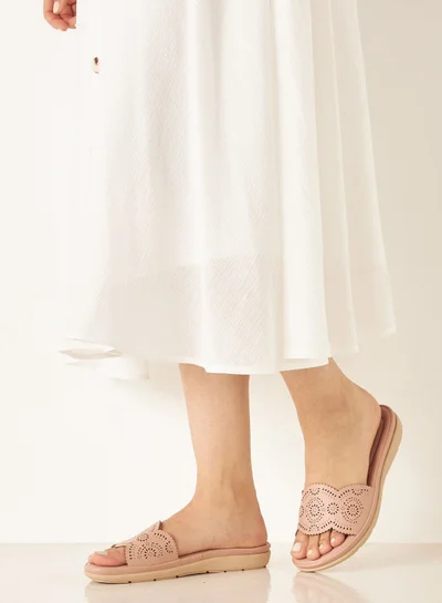 Le Confort Womens Cutwork Slip On Slide Sandals