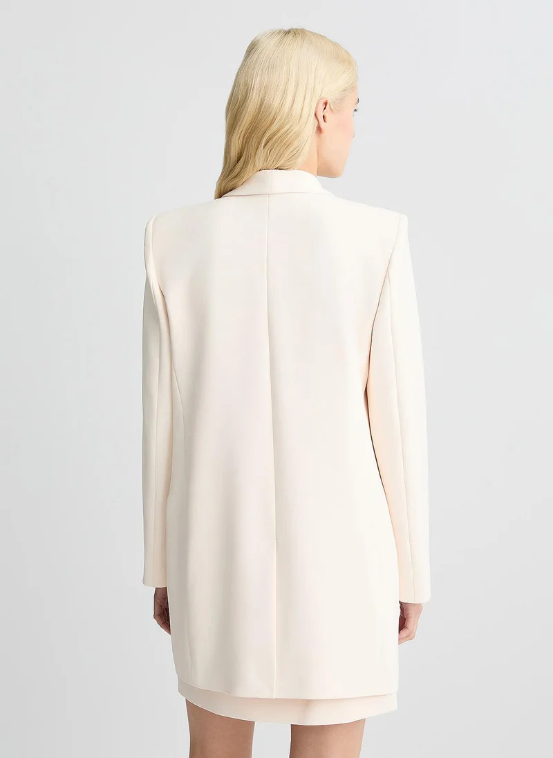 ليو جو Ivory blazer