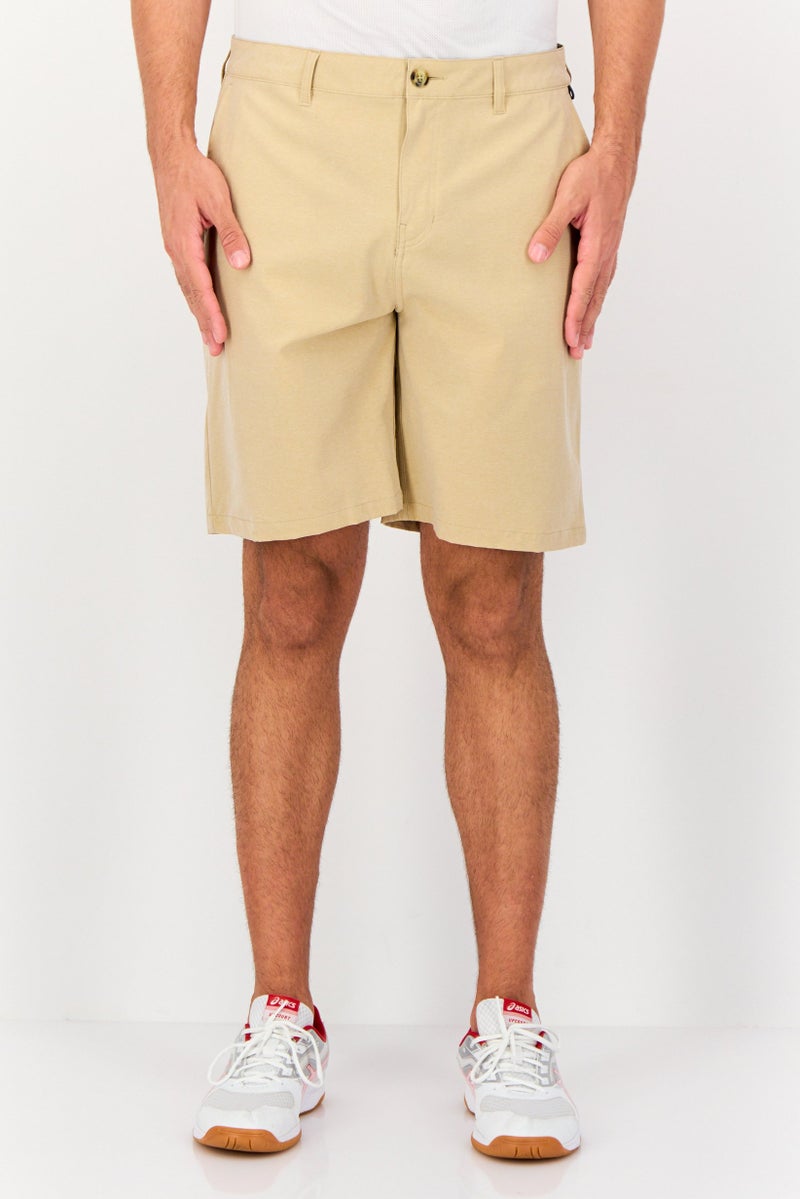 QUIKSILVER شورتات رياضية للرجال بتصميم محبوك، تان - Image 1