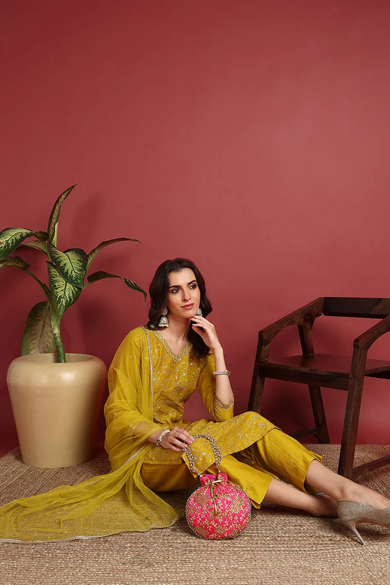 زيري سوق Mustard Silk Blend Solid Embroidered Straight 3-Piece Kurta Set