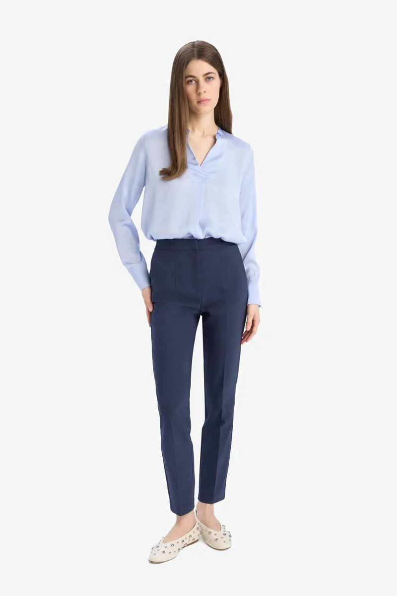 ديفاكتو Regular Fit V-Neck Long Sleeve Blouse