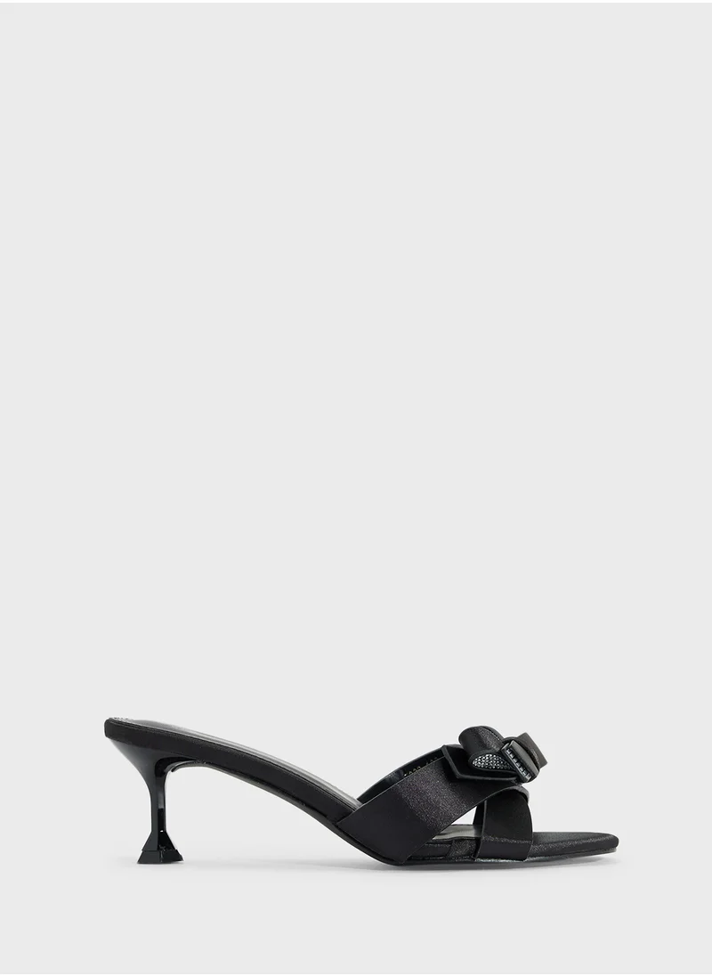 Ginger Low Heeled Sandal With Bow