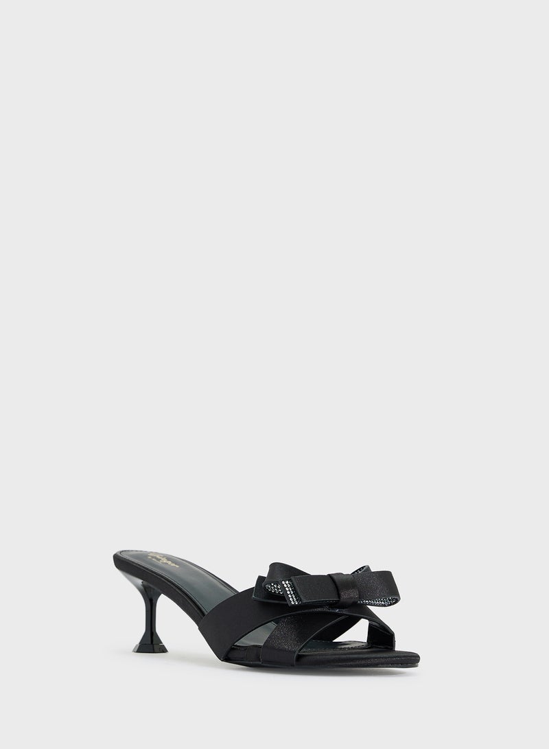 Ginger Low Heeled Sandal With Bow  - Image 2