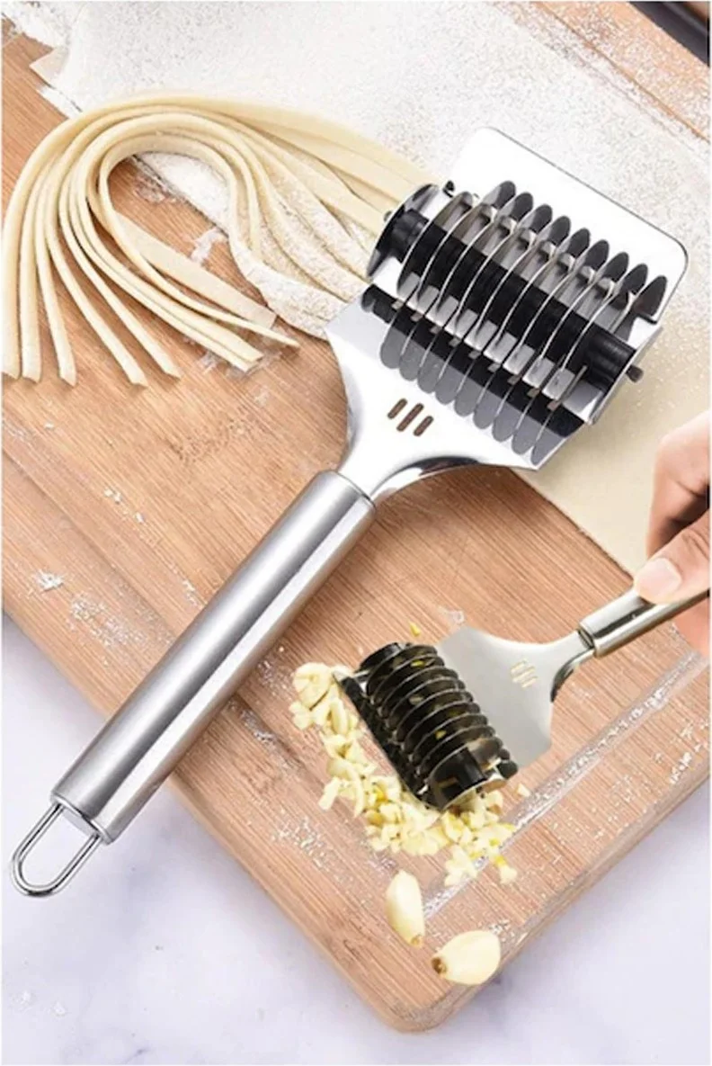 رويالكس Stainless Steel Dough Cutting Apparatus with Metal Handle