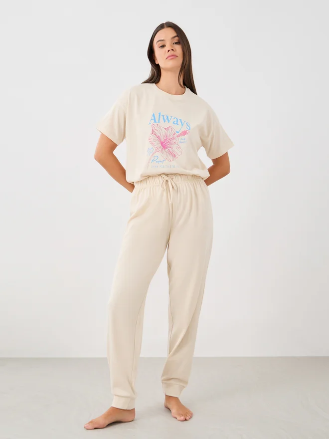 Styli Styli Unwind Graphic Print T-Shirt and Cuffed Pyjama Set