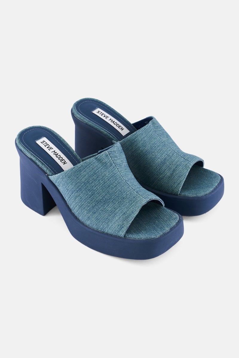 STEVE MADDEN صنادل كين للنساء بكعب كتلة، أزرق دنيم - Image 1