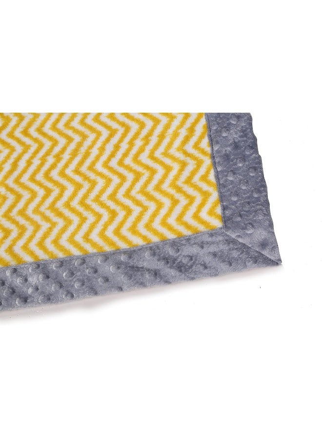 Bacati Bacati Ikat Zigzag Chevron with Border Plush Blanket, Yellow/Grey, 30" x 40"  - Image 4