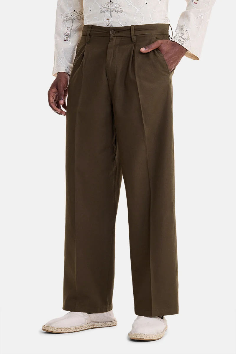 سنيتش Brown Solid Relaxed Trousers