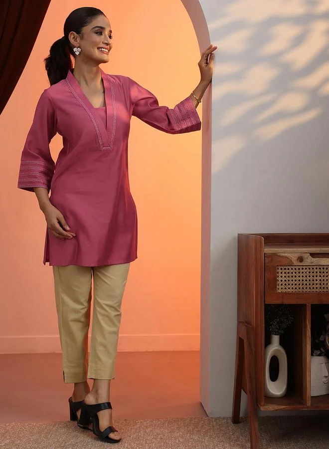 لباس Peach Embellished Silk Blend Straight Kurti