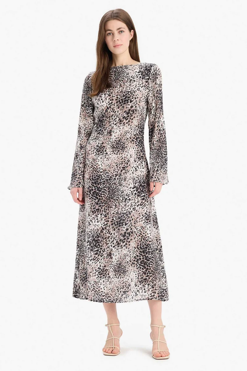 ديفاكتو A Cut Ruffle Collar Animal Patterned Midi Dress