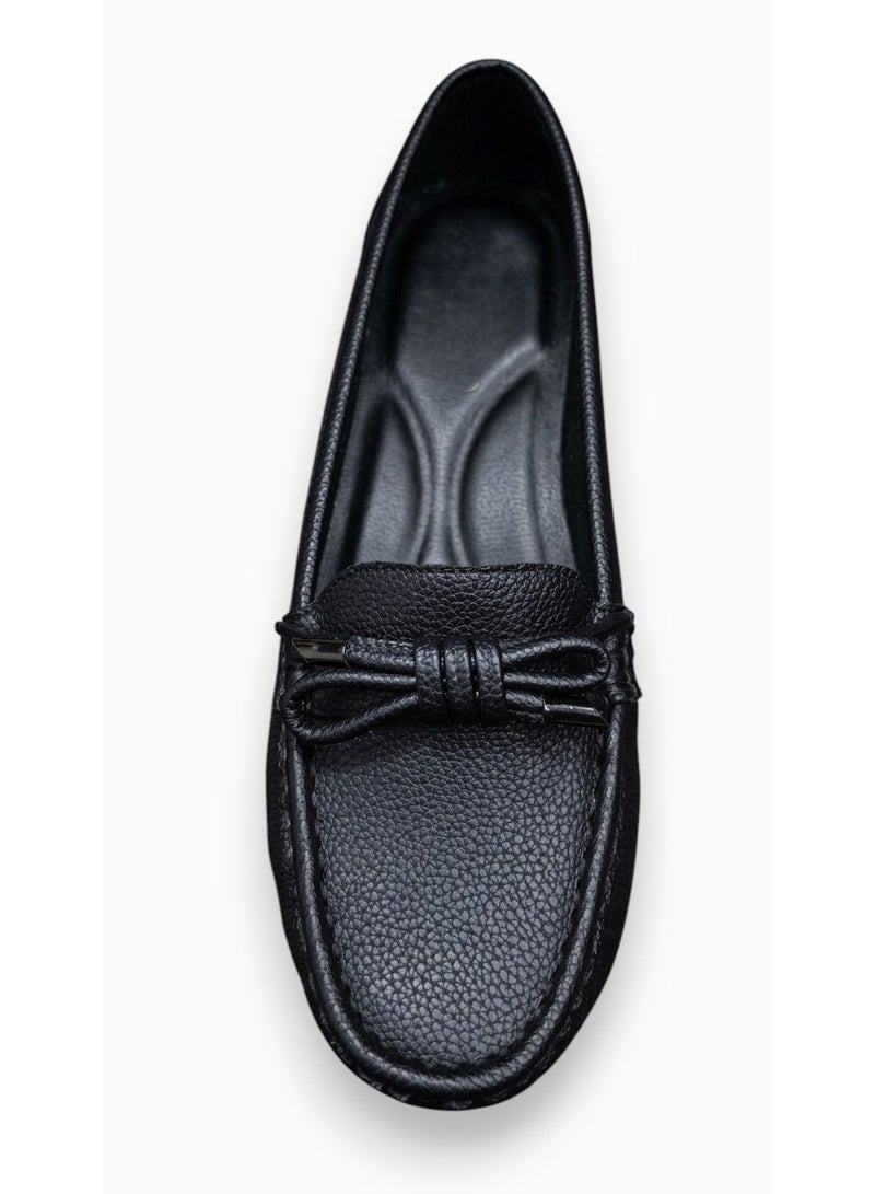 Classic women's loafers in full-grain leather with an elegant bow - Image 2