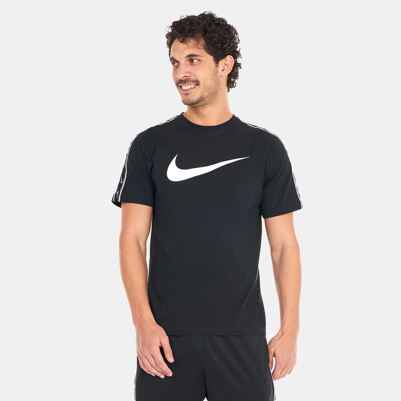 nike repeat t shirt mens