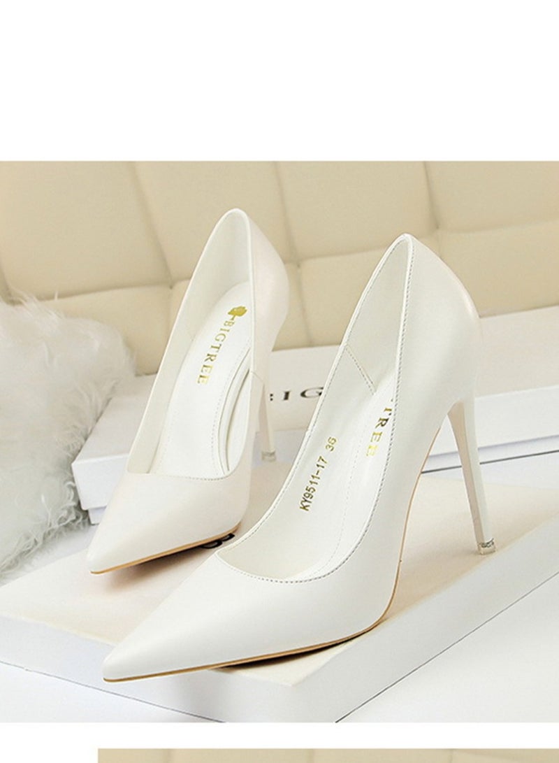 BIGTREE حذاء نسائي أنيق بسيط بكعب رفيع 10.5 سم مع سطح لامع من الجلد اللامع وفم ضحل ورأس مدبب بكعب رفيع أبيض - Image 1