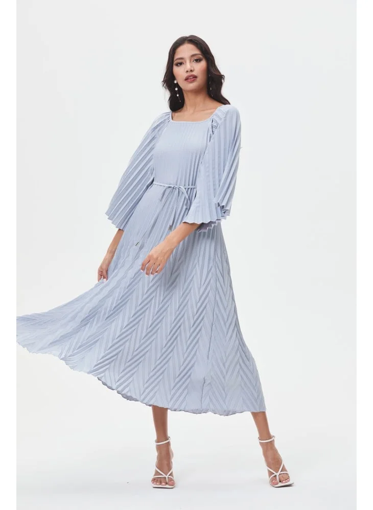 Tenda Pleated dress with wide sleeves