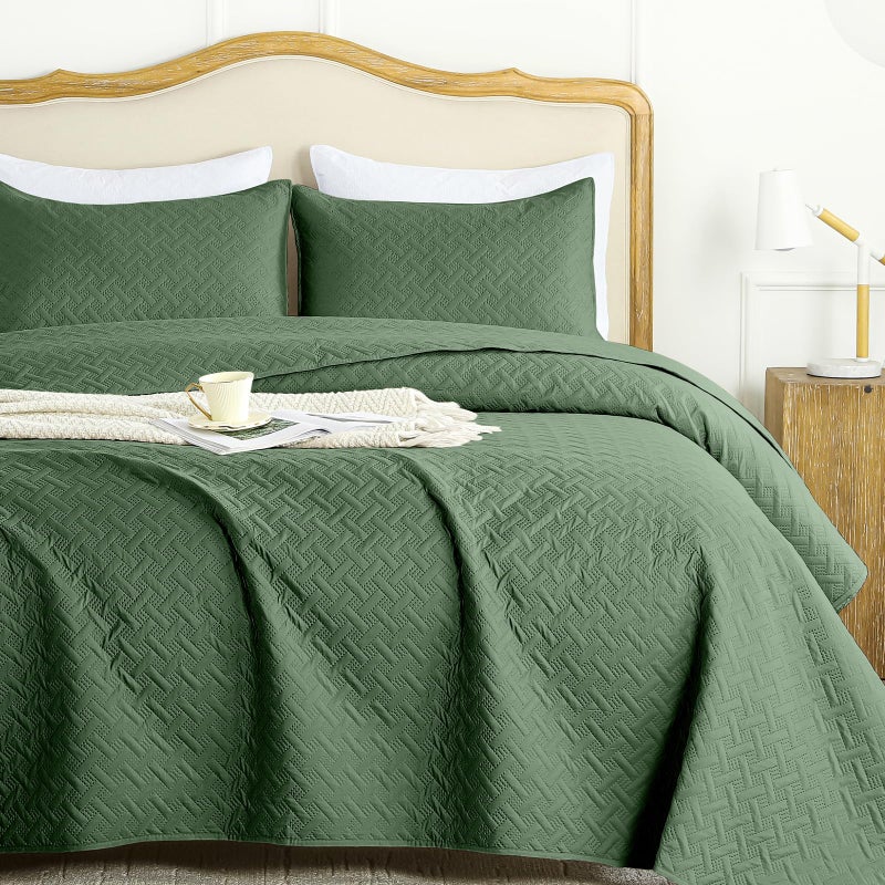 FLYMME Olive Green Twin Quilt Bedding Set Thin Lightweight Bedspreads Modern Style Geometric Weave Stripe Pattern Soft Microfiber Bed Coverlet for All Season (1 Quilt  1Sham) - Image 1