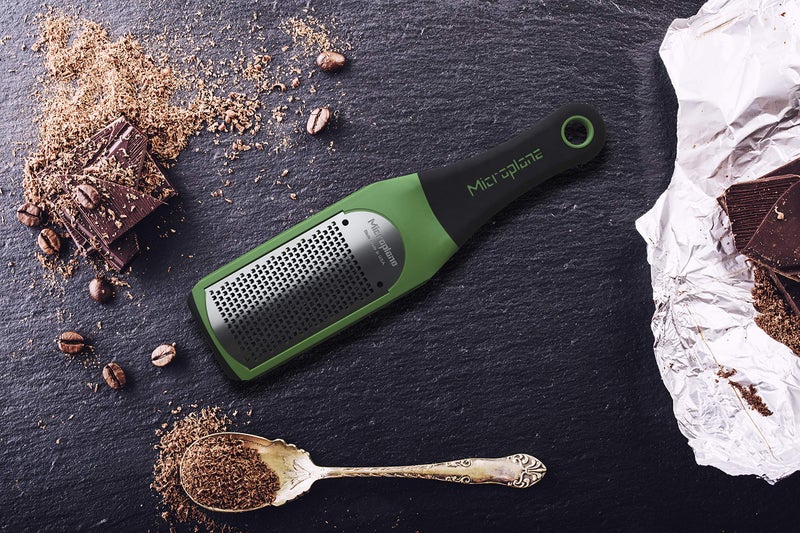 Microplane مبشرة جبنة بارميزان من سلسلة مايكروبلان الحرفية (ناعمة، خضراء) - Image 3