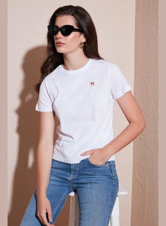 Lela Lela Cotton Slim Fit Crew Neck Minimal Embroidered Detailed T Shirt Women's T SHIRT 5866398