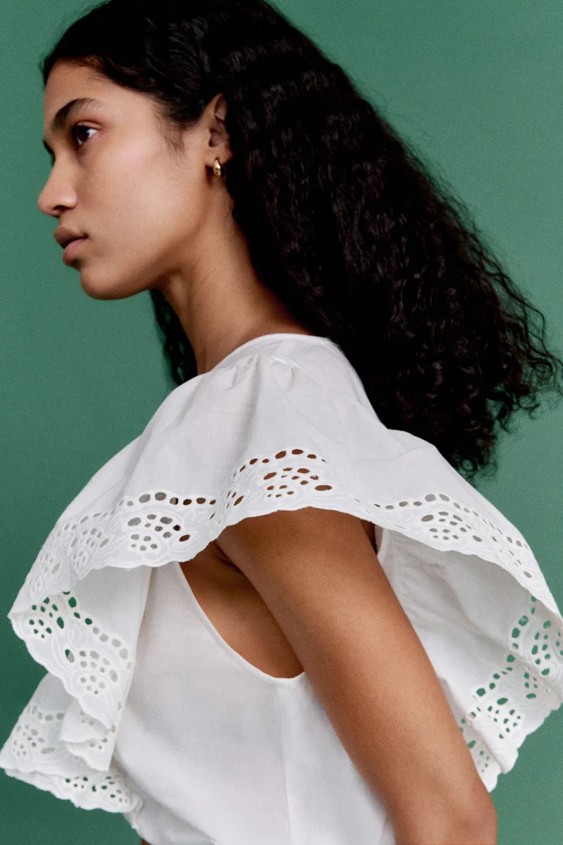 اتش اند ام Broderie anglaise blouse