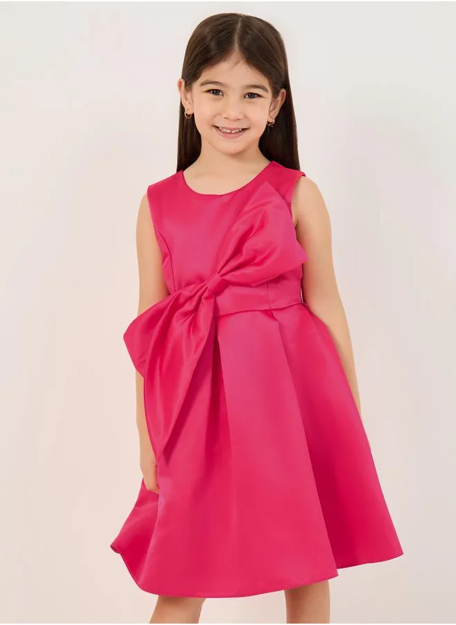 Styli Solid Pleated Waist Knee-Length Dress with Bow Detail