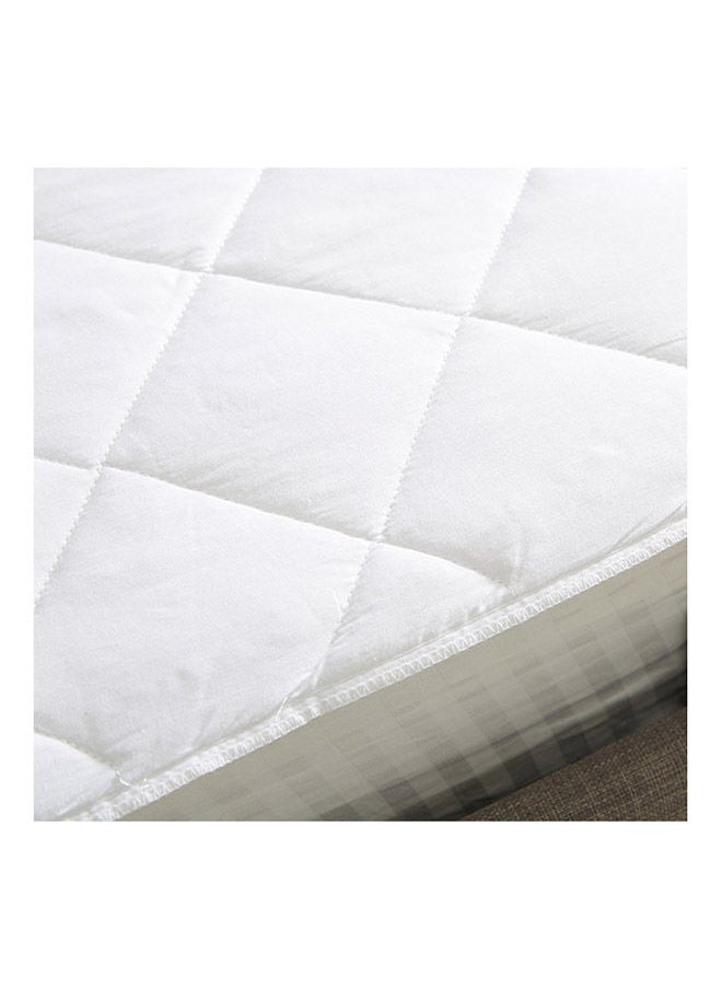 Hilton Microfiber King Mattress Protector - pzsku/Z0D26ADFADC624758E9DBZ/45/_/1648447035/70c30684-d453-4026-a5ed-f6405abc8a32