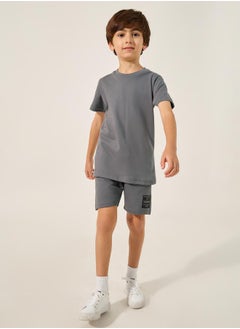 Styli Badge Detail Short Sleeve T-Shirt and Shorts Co-Ords  - Image 2