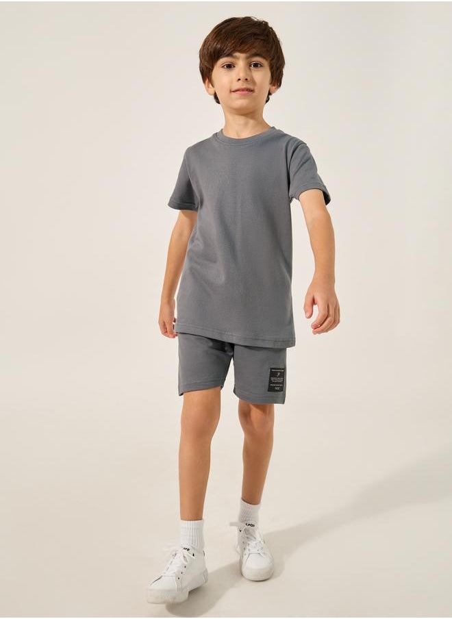 Styli Styli Badge Detail Short Sleeve T-Shirt and Shorts Co-Ords  - Image 2