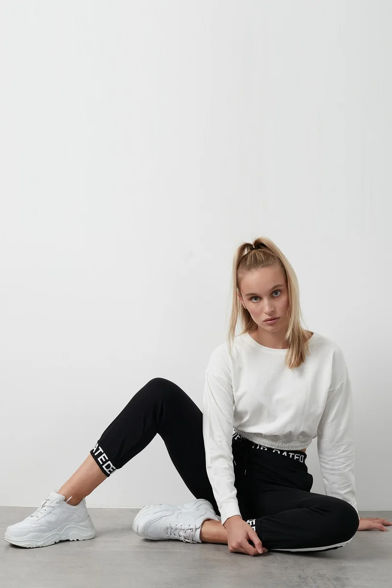 Lela Waist Tied Stripe Detailed Text Printed Pocket Sweatpants Women's Sweatpants 5862856