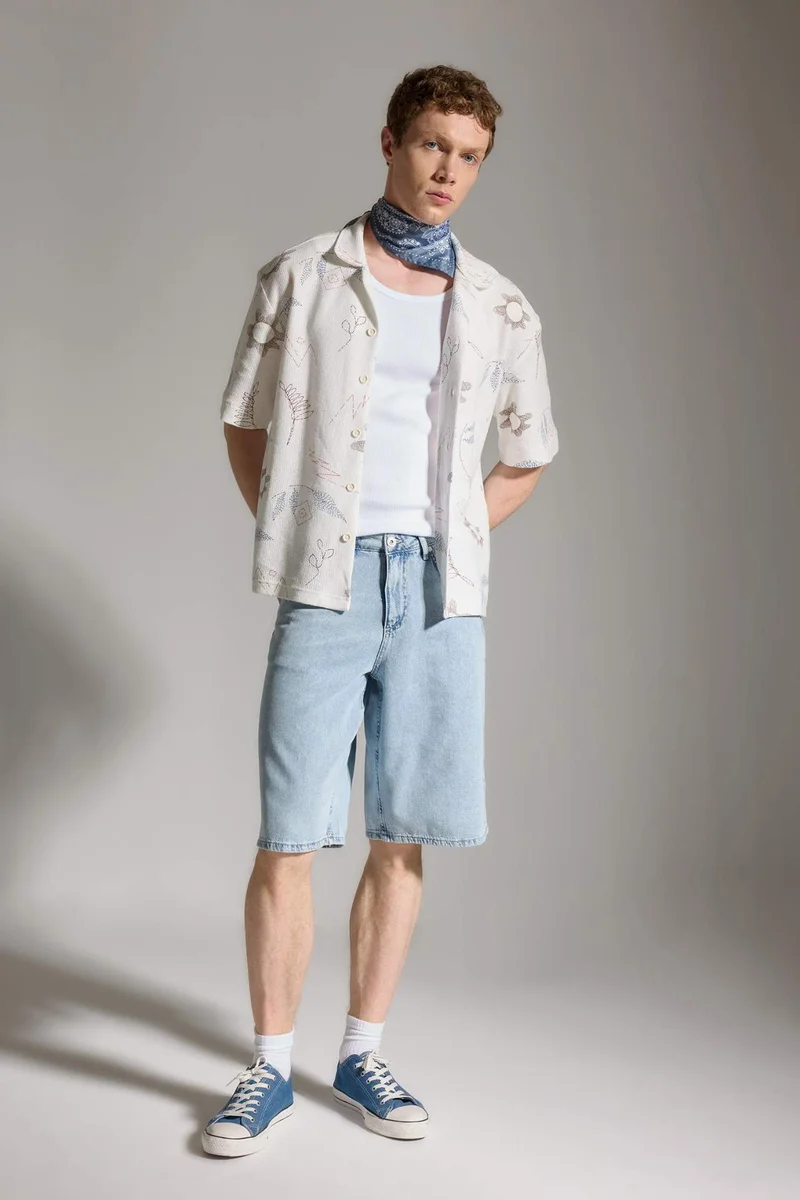 ديفاكتو Boxy Fit Printed Short Sleeves Shirt