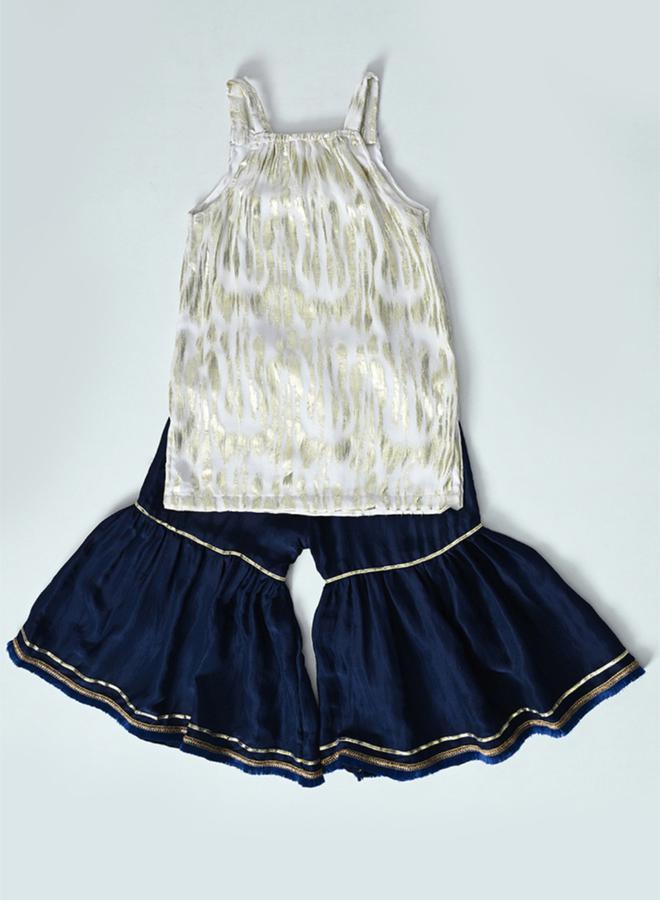 بيلا مودا طقم منسق من بنطال شرارة وبلوزة بحمالات - Image 1