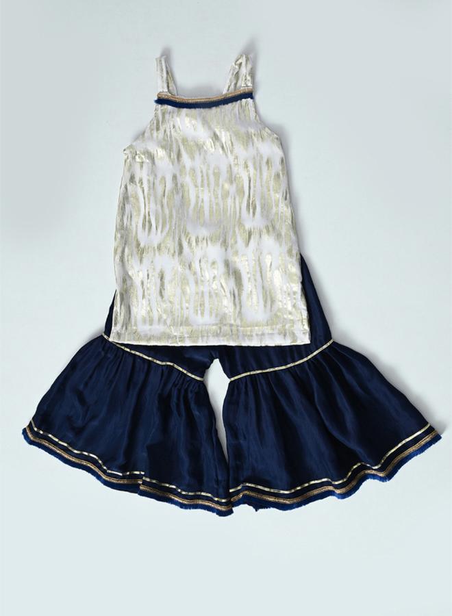 بيلا مودا طقم منسق من بنطال شرارة وبلوزة بحمالات - Image 4