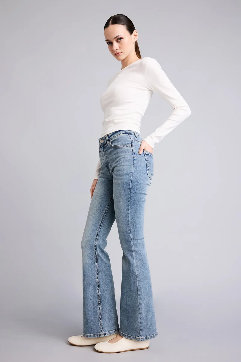 ديفاكتو Flare Denim Trousers
