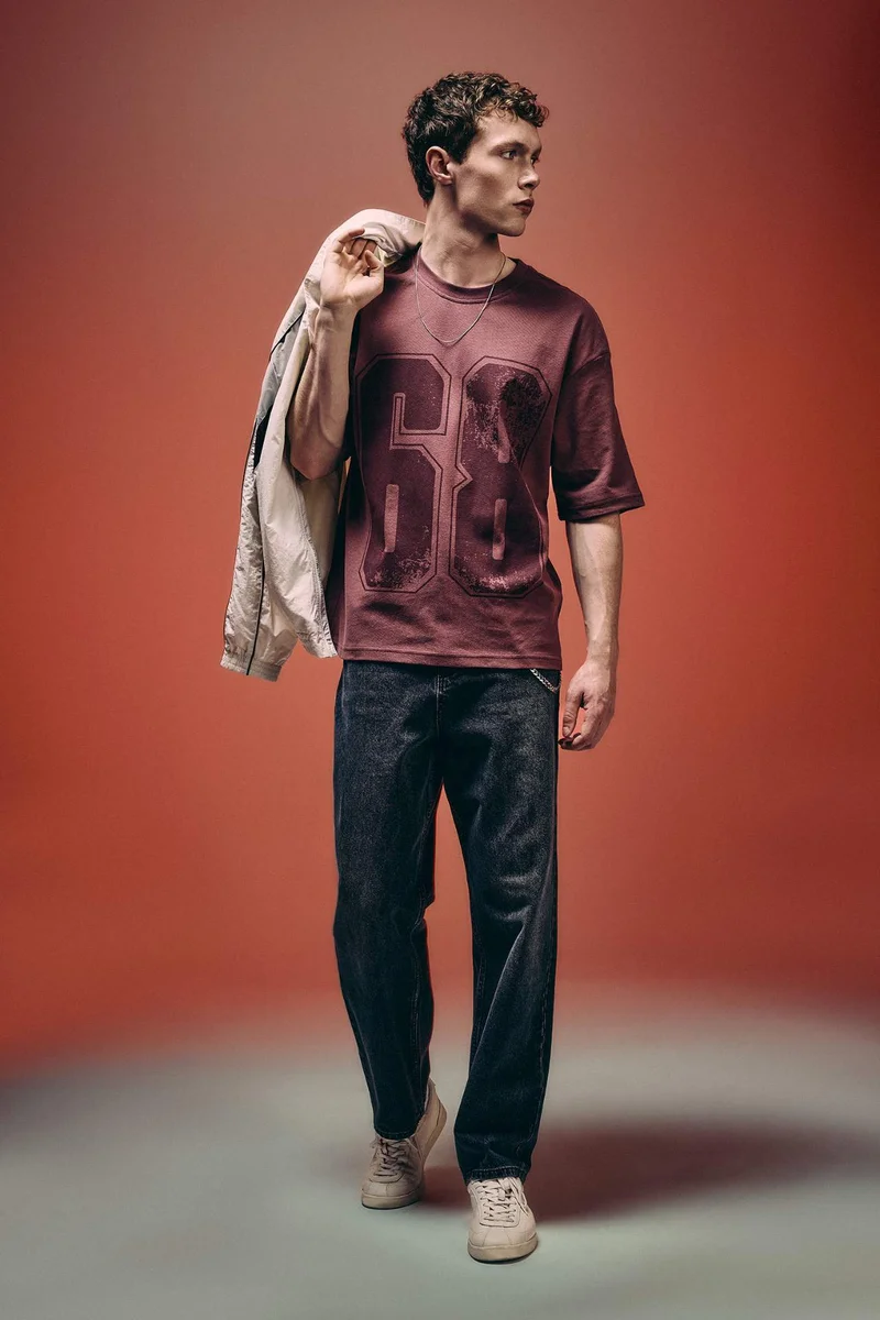 ديفاكتو Boxy Fit Textured T-Shirt