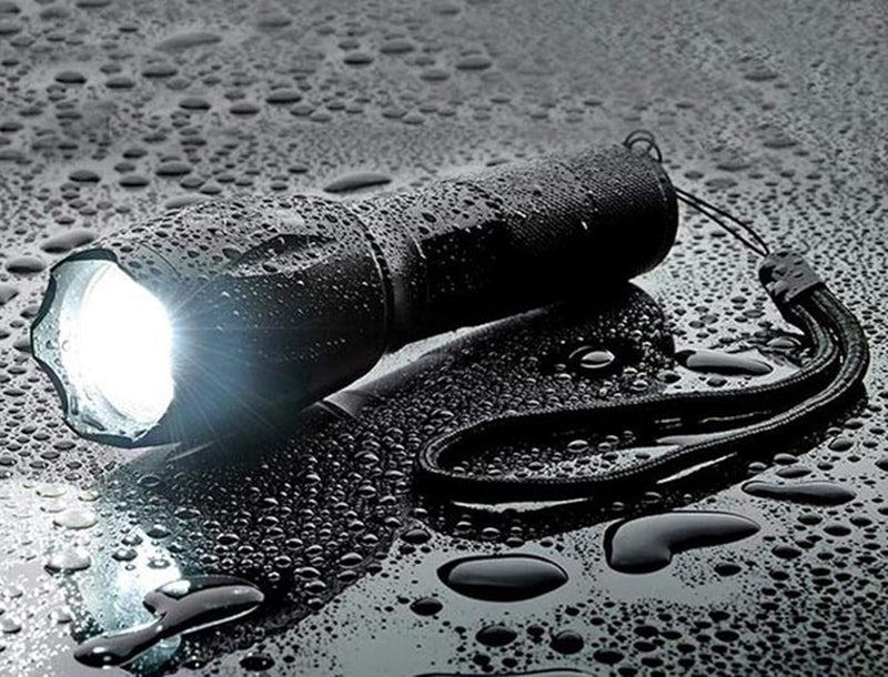 Lukzer Lukzer 1PC Zoomable LED Torch Light with 3 Different Modes High Power Super Bright Light for Long Range View Flashing Torch Emergency Safety Light - Image 5