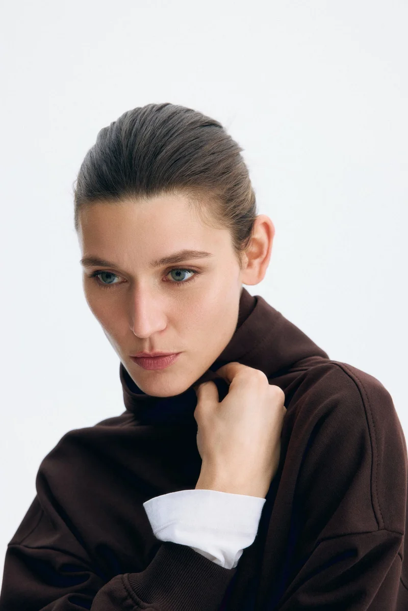 اتش اند ام هودي قصير بسحّاب