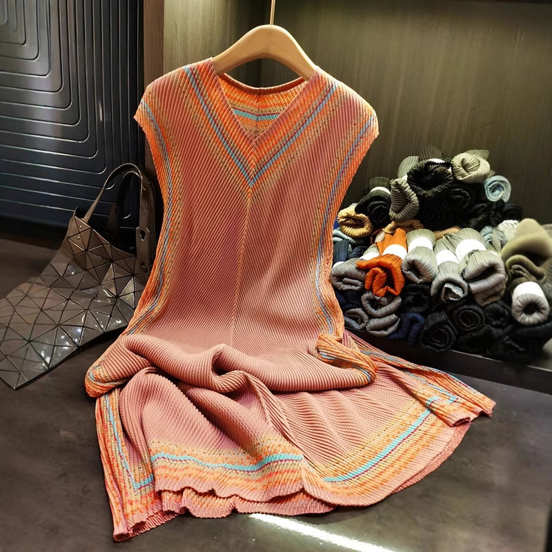 Summer Ethnic Dragon Scale Pleated Maxi Dress, V-Neck, Color Block - Image 1