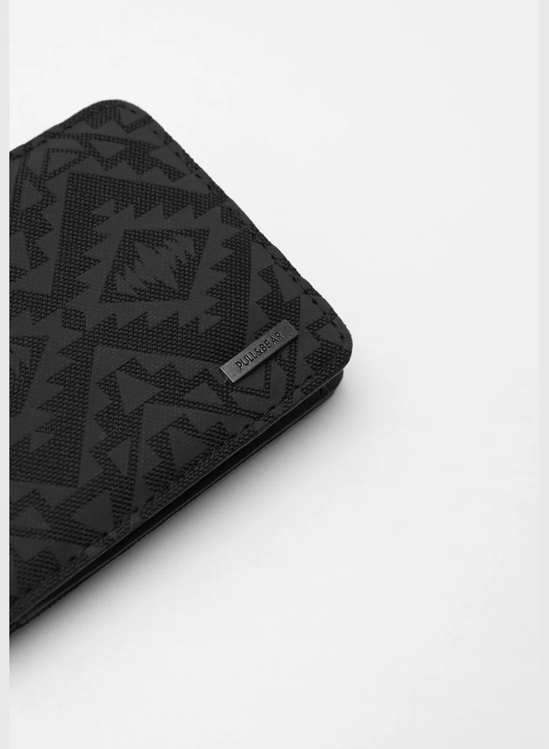 بول آند بير محفظة سوداء بطبعة هندسية وشعار