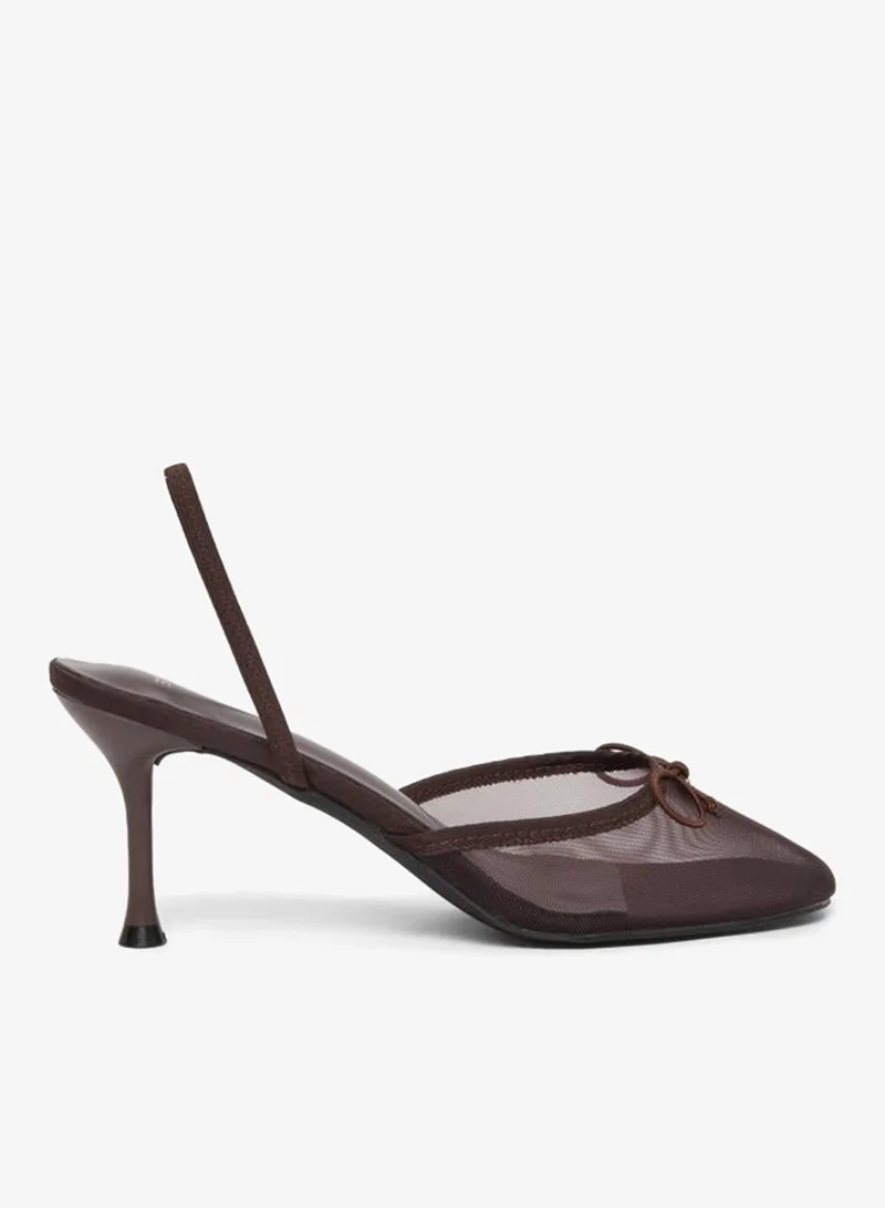 ستايلي حذاء بتفاصيل شبكية وكعب ستيليتو