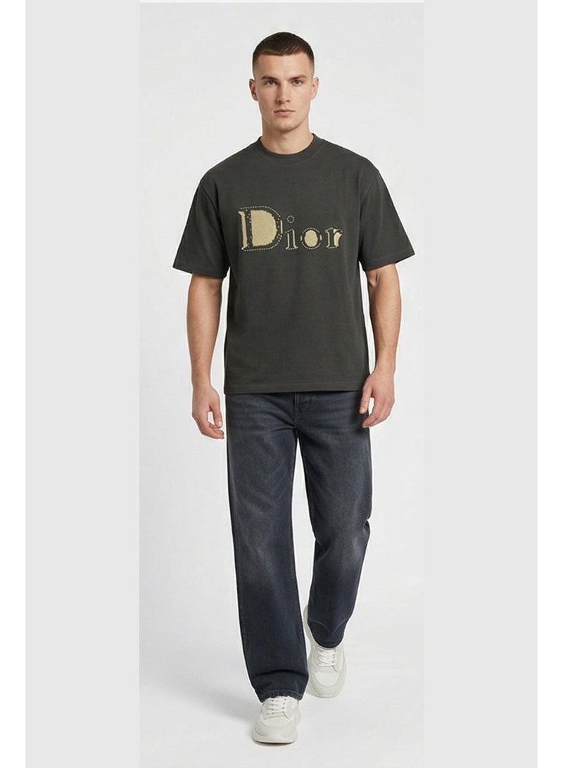 T-Shirt Comfortable fabric with a practical everyday design For Men. - Image 1