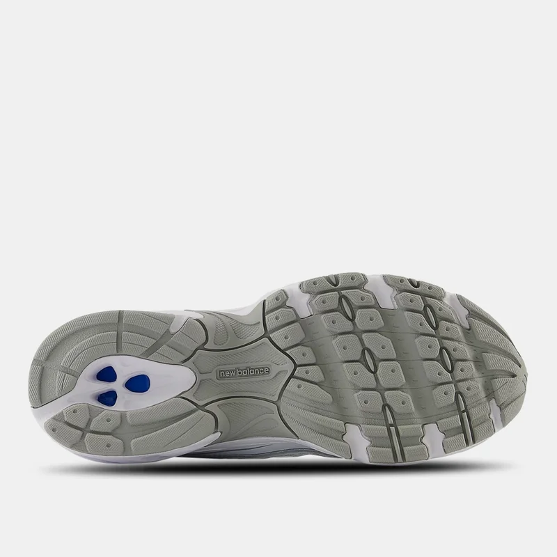New Balance 740 Shoes